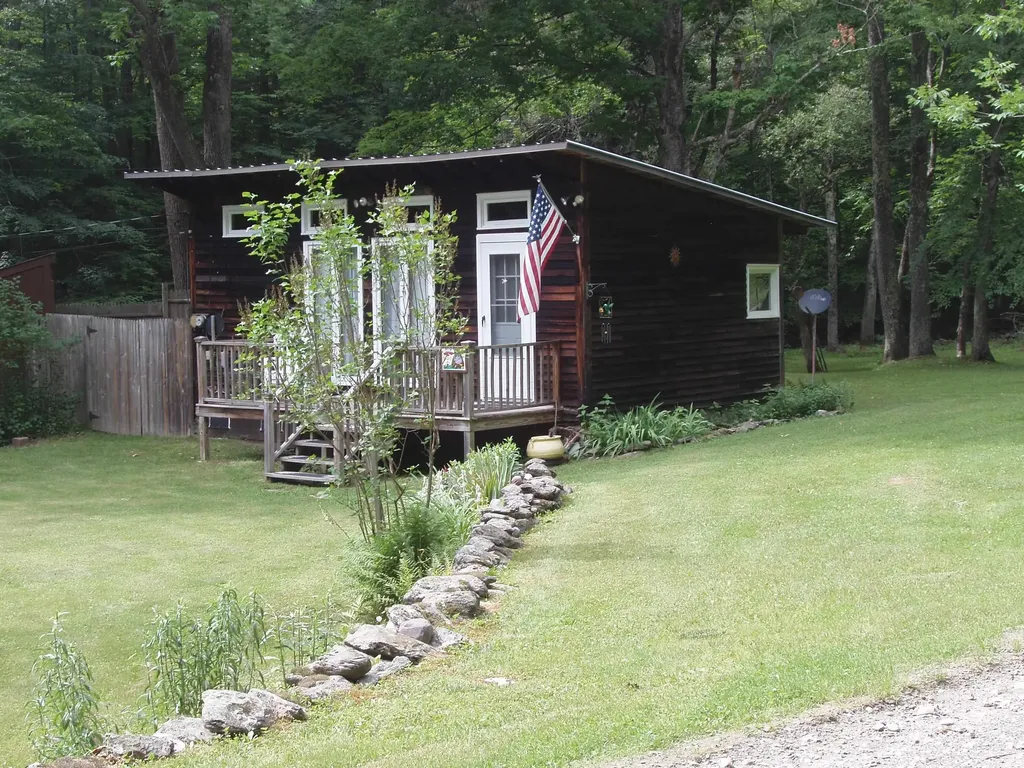 299 Campbell Road Sandgate VT 05250