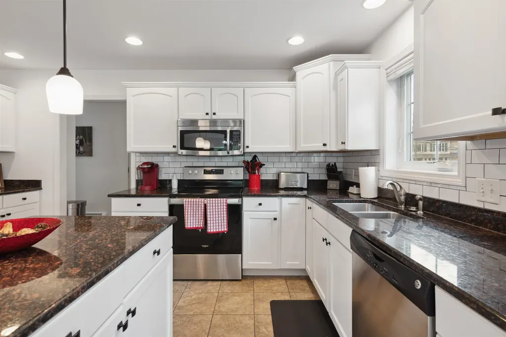 41 Laurel Drive Essex VT 05452