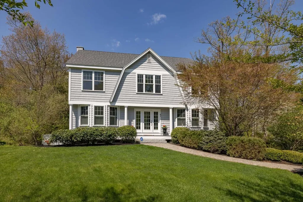 41 Chisholm Farm Drive Stratham NH 03885