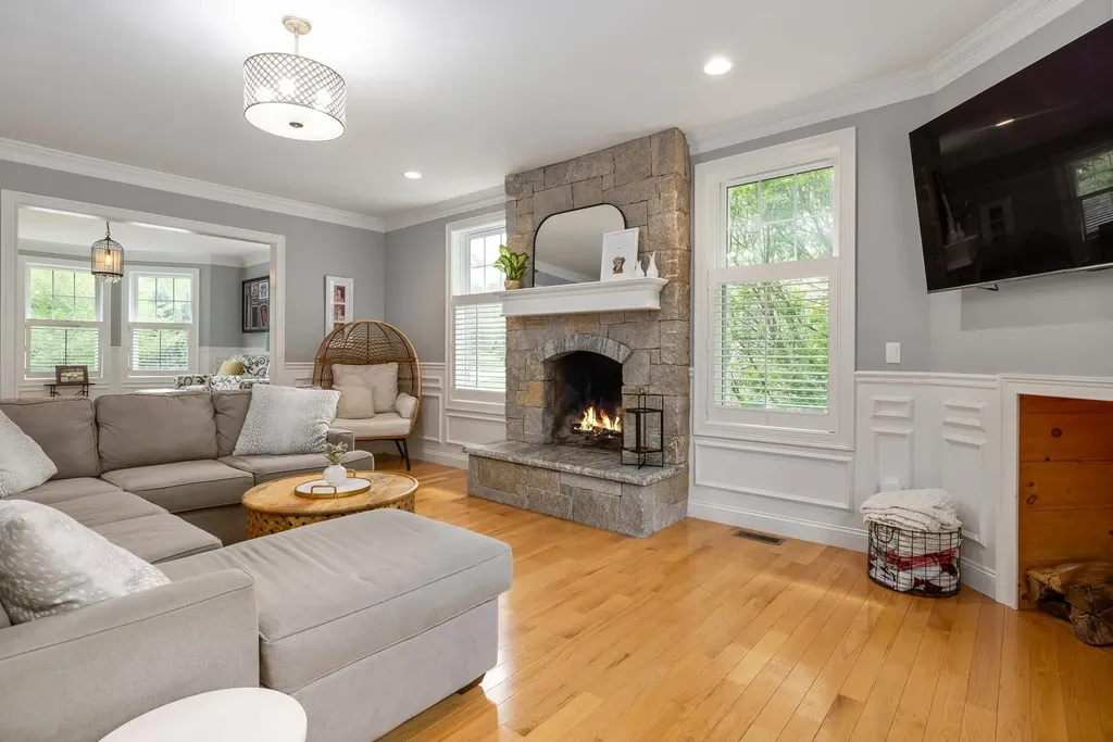41 Chisholm Farm Drive Stratham NH 03885