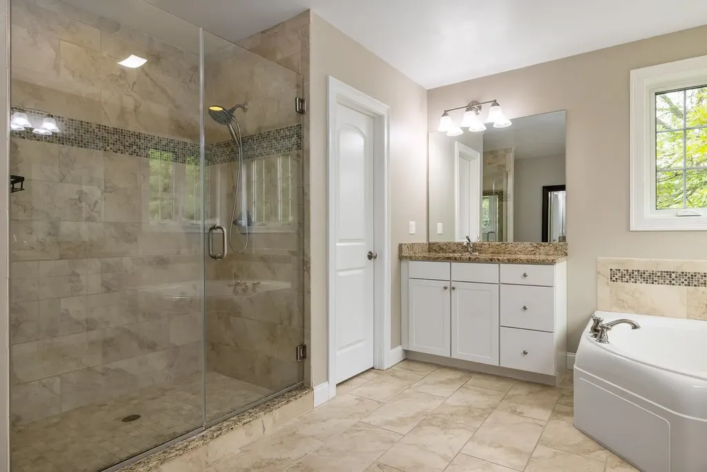 41 Chisholm Farm Drive Stratham NH 03885