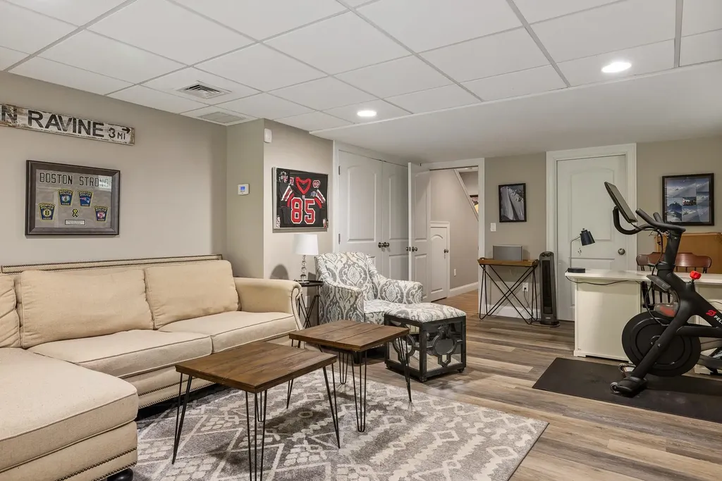 41 Chisholm Farm Drive Stratham NH 03885