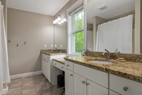 41 Chisholm Farm Drive Stratham NH 03885