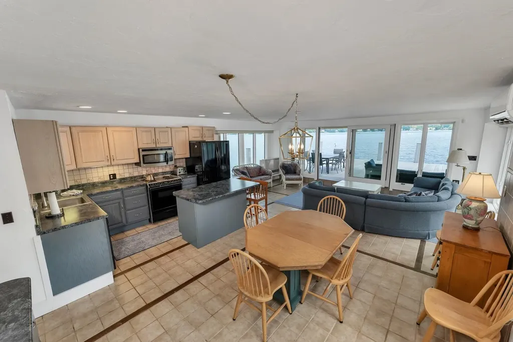 417 Weirs Road Gilford NH 03249
