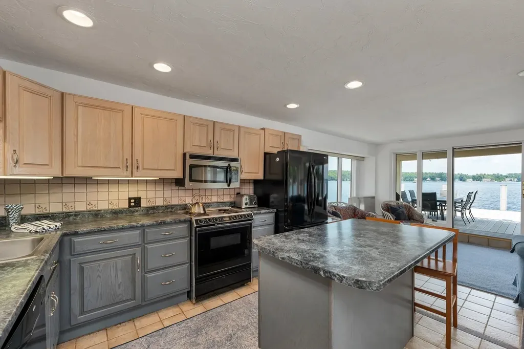 417 Weirs Road Gilford NH 03249