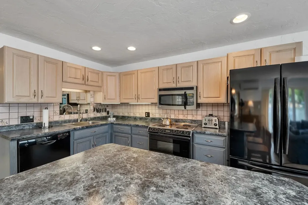 417 Weirs Road Gilford NH 03249
