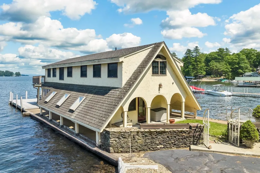 417 Weirs Road Gilford NH 03249