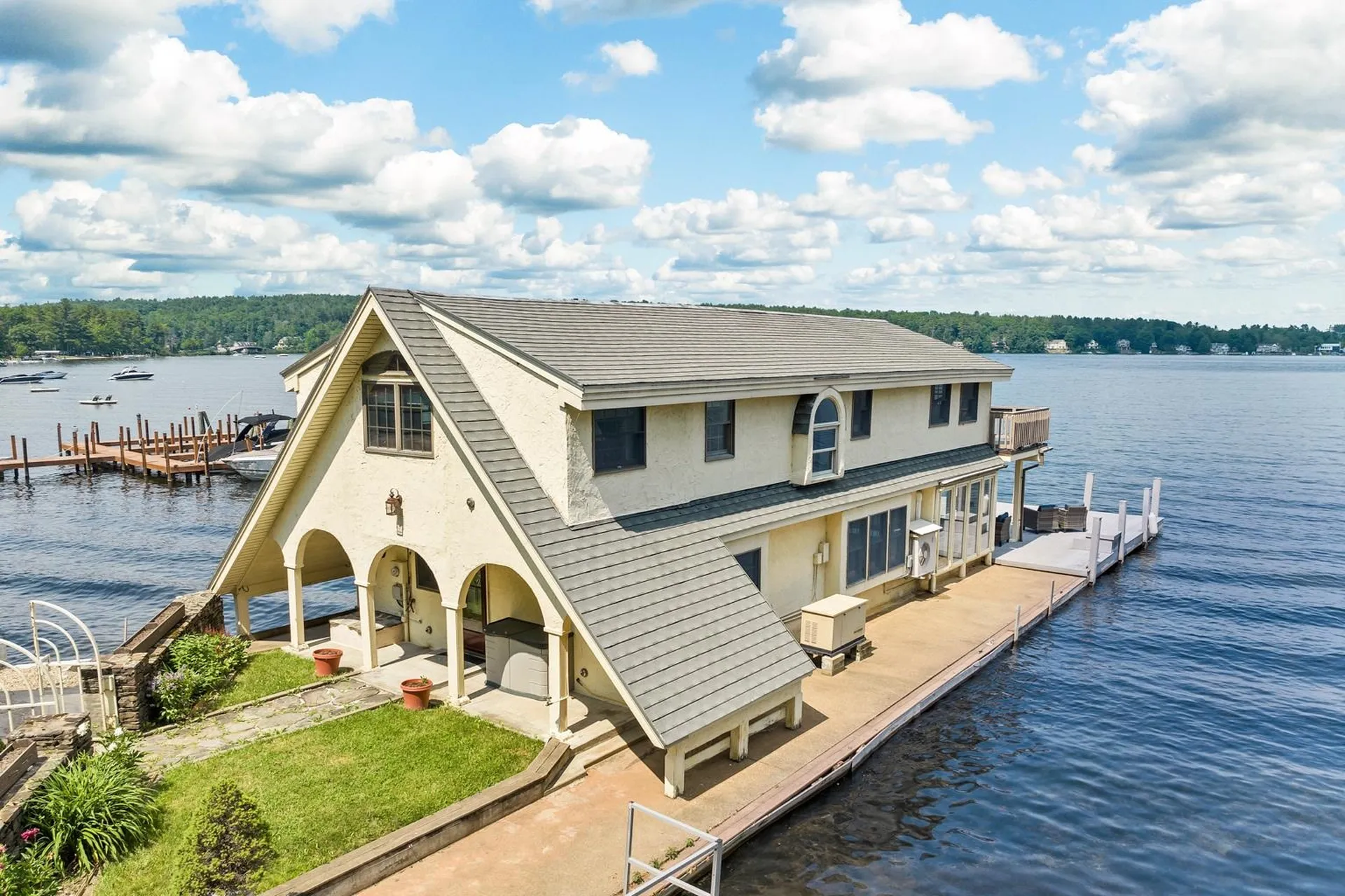 417 Weirs Road Gilford NH 03249
