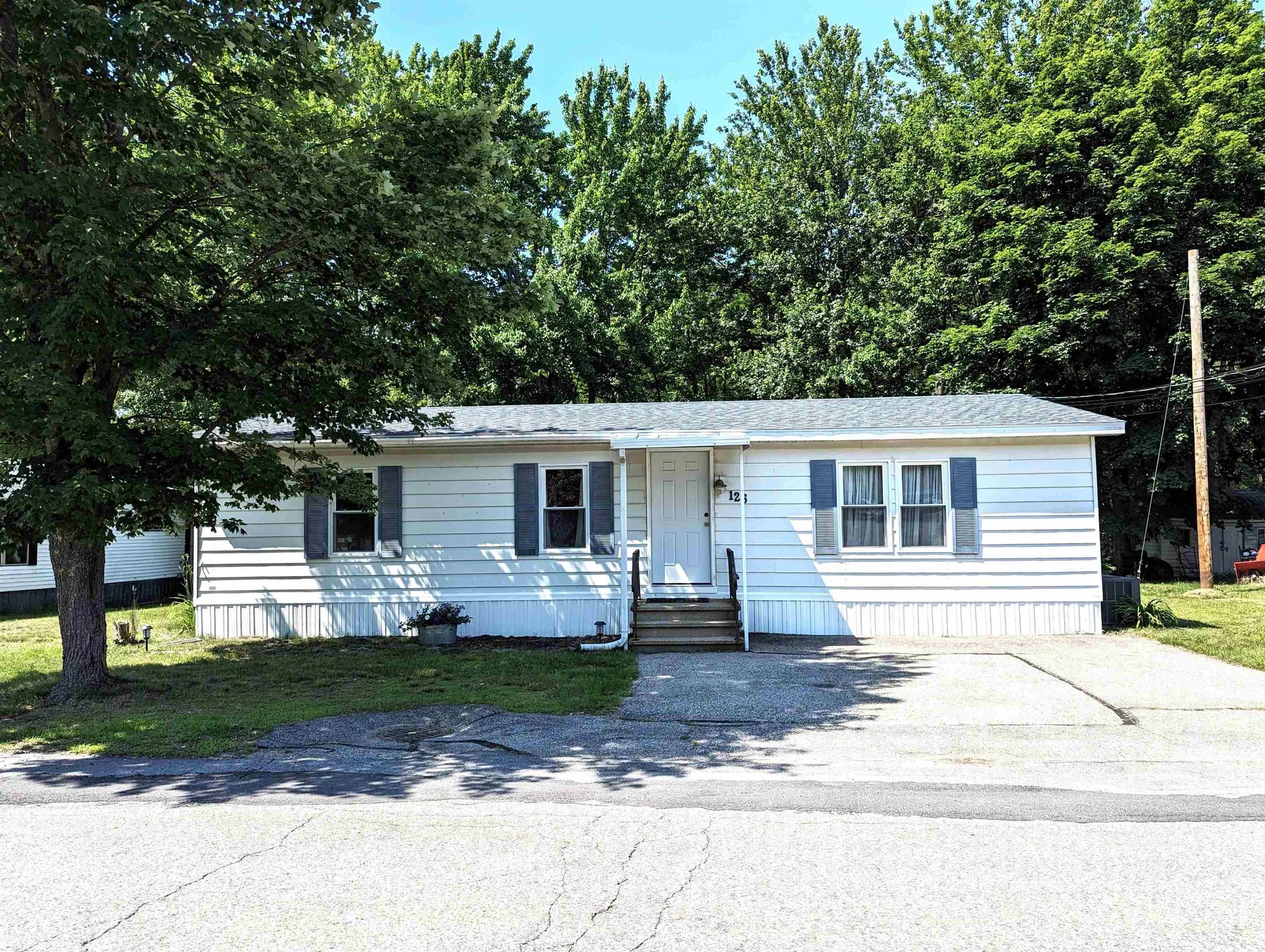 126 Sherwood Glen Somersworth NH 03878