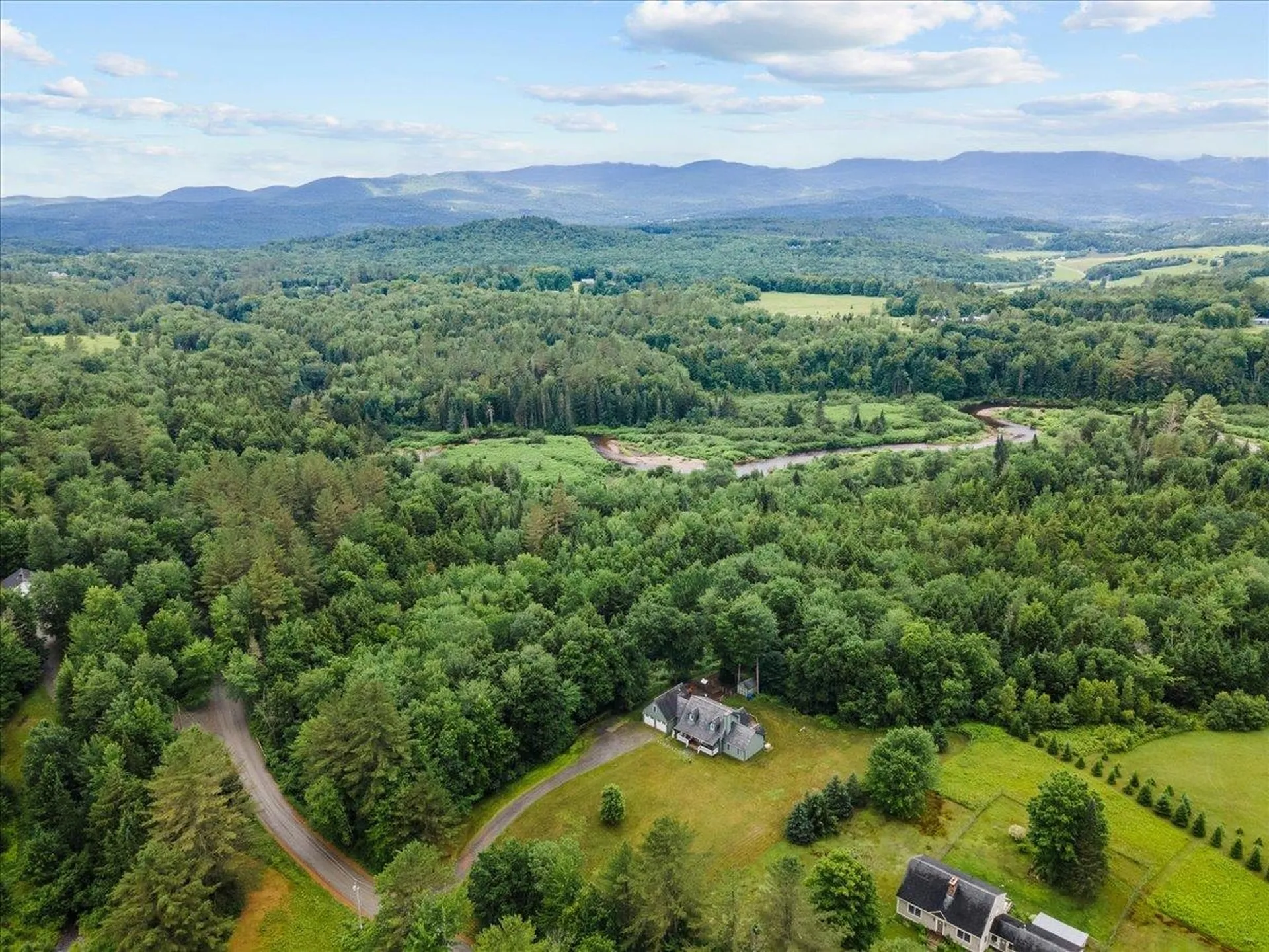 887 Barnes Road Hyde Park VT 05655