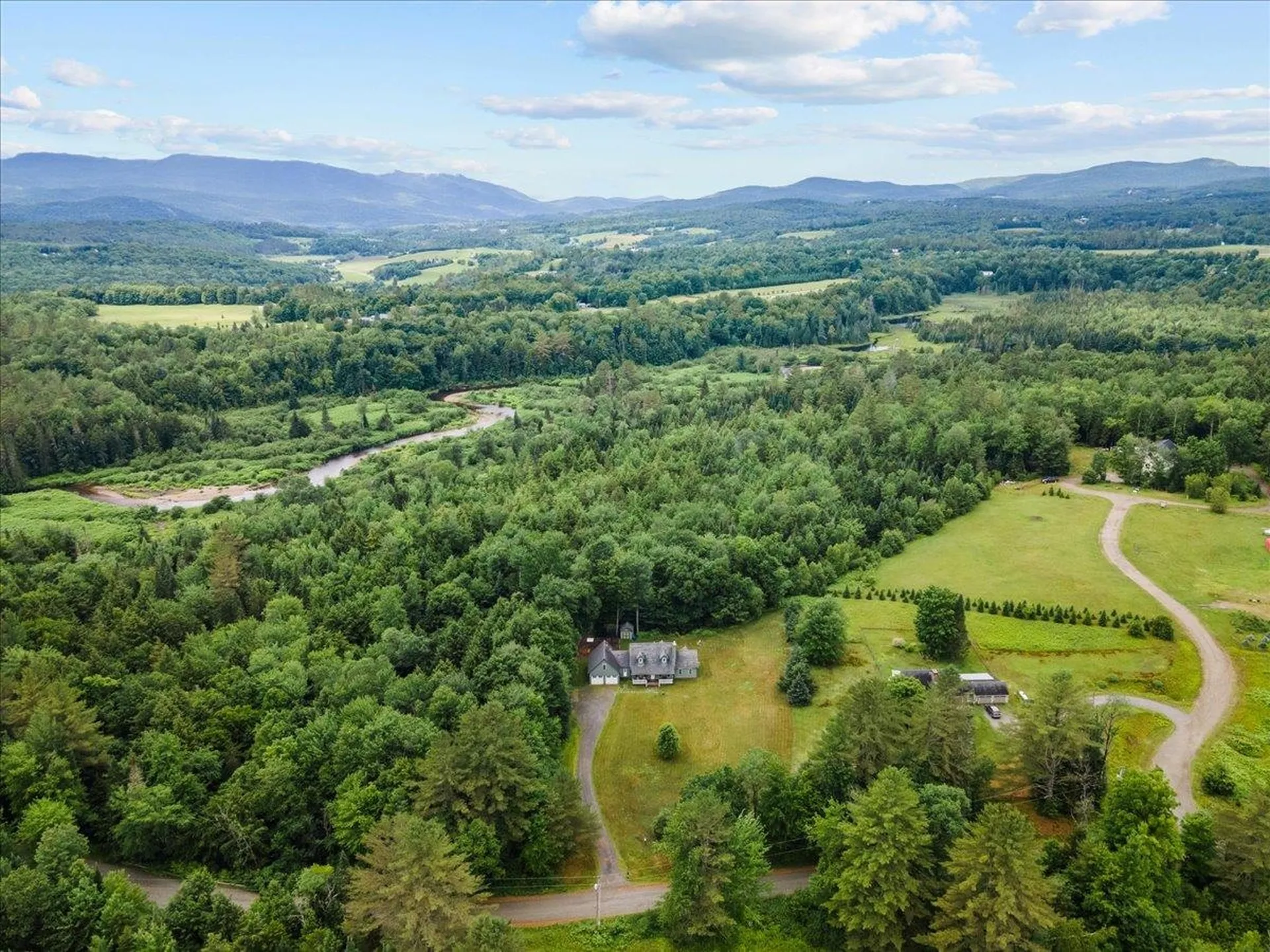 887 Barnes Road Hyde Park VT 05655