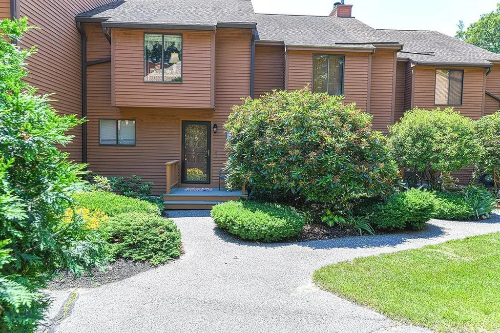 101 Dunvegan Woods Drive Hampton NH 03842