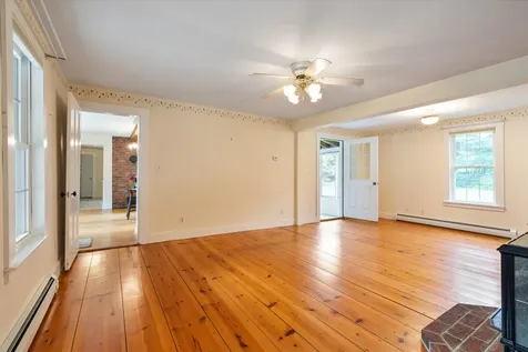 102 Davis Road Bradford NH 03221
