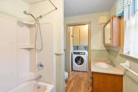 102 Davis Road Bradford NH 03221