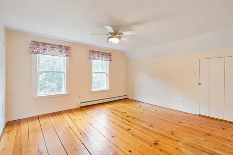 102 Davis Road Bradford NH 03221