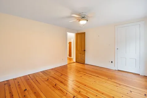 102 Davis Road Bradford NH 03221
