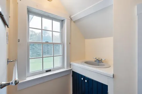 102 Davis Road Bradford NH 03221