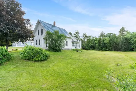 102 Davis Road Bradford NH 03221