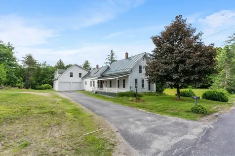 102 Davis Road Bradford NH 03221