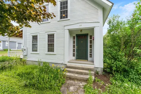 102 Davis Road Bradford NH 03221