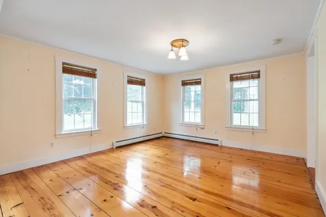 102 Davis Road Bradford NH 03221
