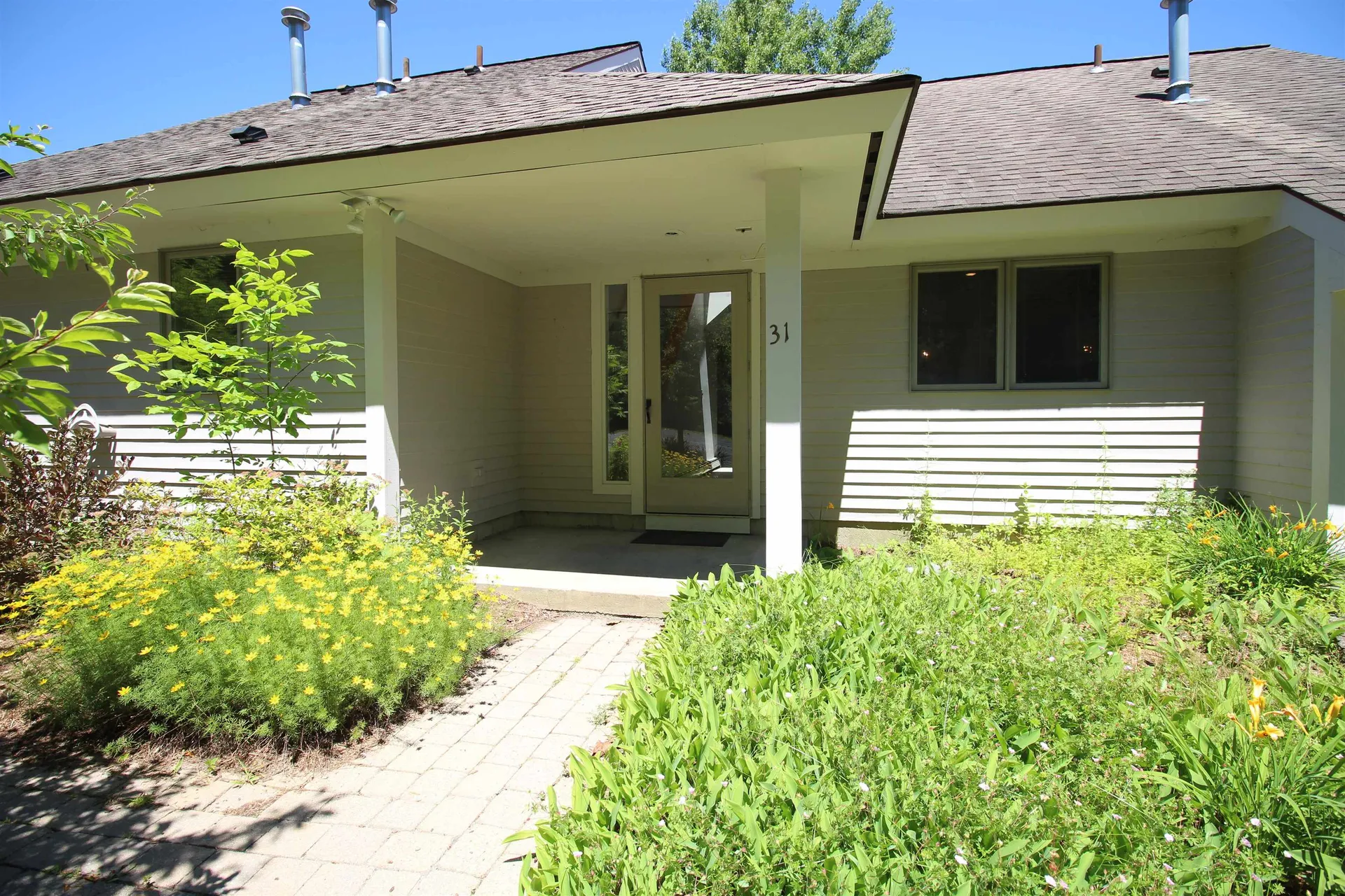 31 Sycamore Drive Hartford VT 05001