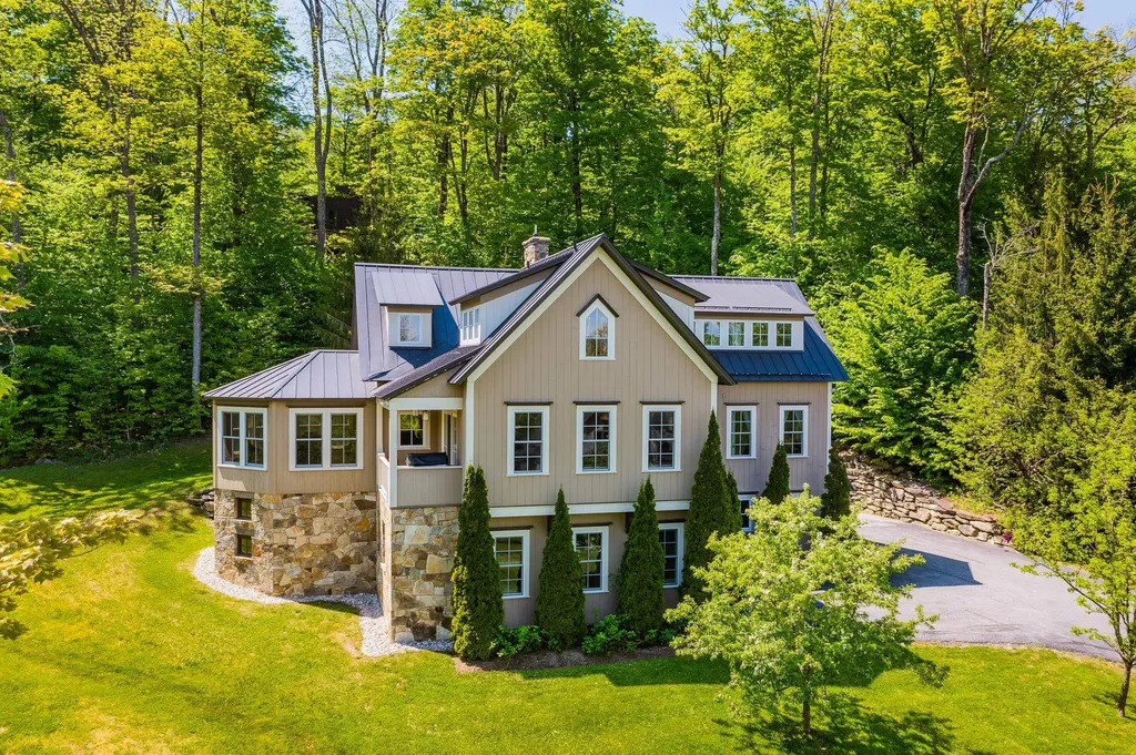 17 West Branch Road Winhall VT 05340