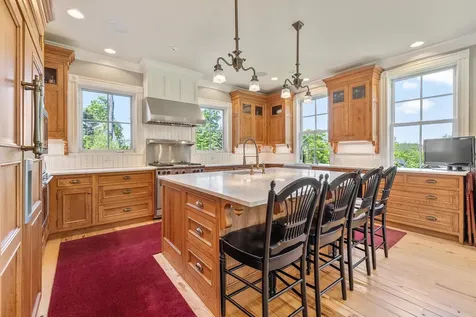 17 West Branch Road Winhall VT 05340