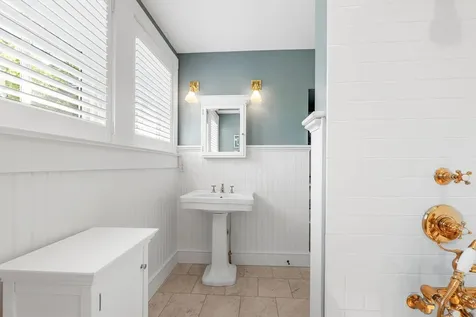 17 West Branch Road Winhall VT 05340