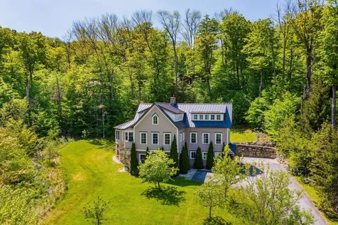 17 West Branch Road Winhall VT 05340