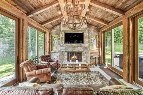 17 West Branch Road Winhall VT 05340