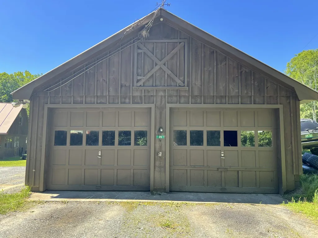 19 Lord Road Hartland VT 05048