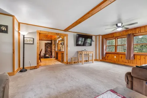 19 Lord Road Hartland VT 05048