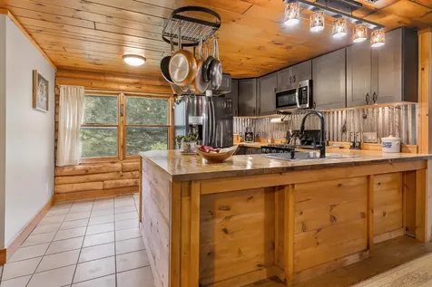 19 Lord Road Hartland VT 05048
