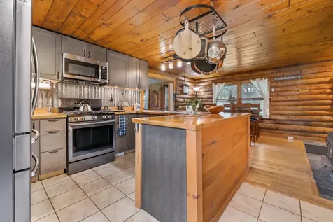 19 Lord Road Hartland VT 05048