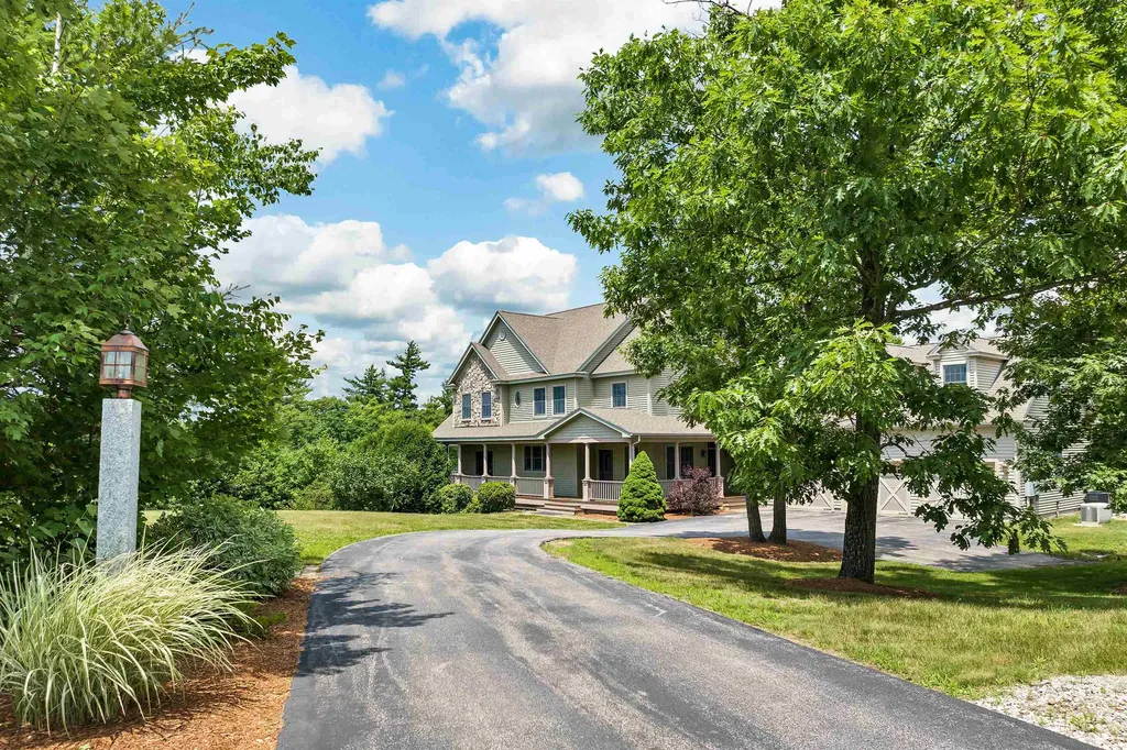 9 Crescent Drive Bow NH 03304