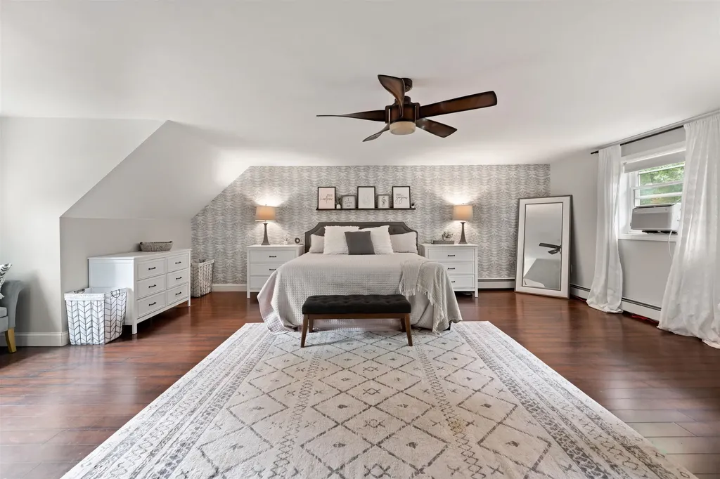 13 Twin Street Windham NH 03087