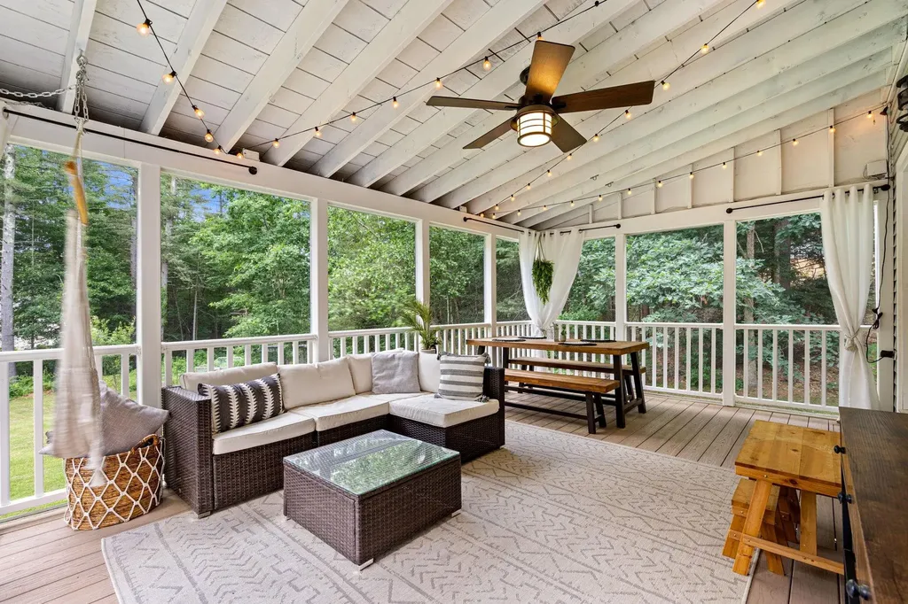 13 Twin Street Windham NH 03087