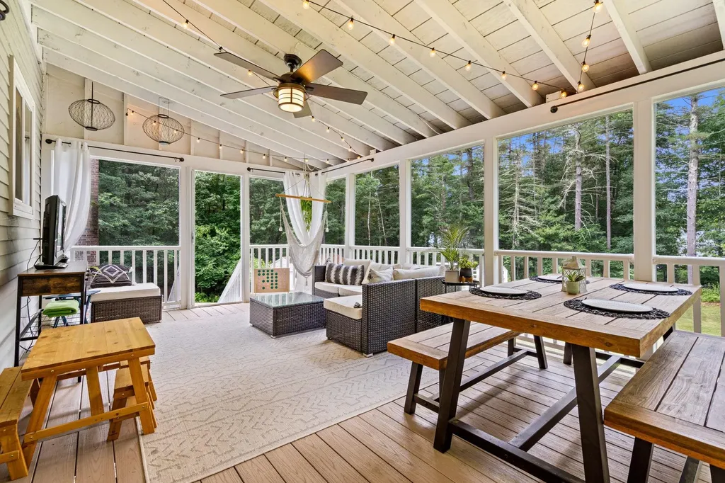 13 Twin Street Windham NH 03087