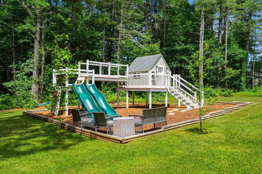 13 Twin Street Windham NH 03087