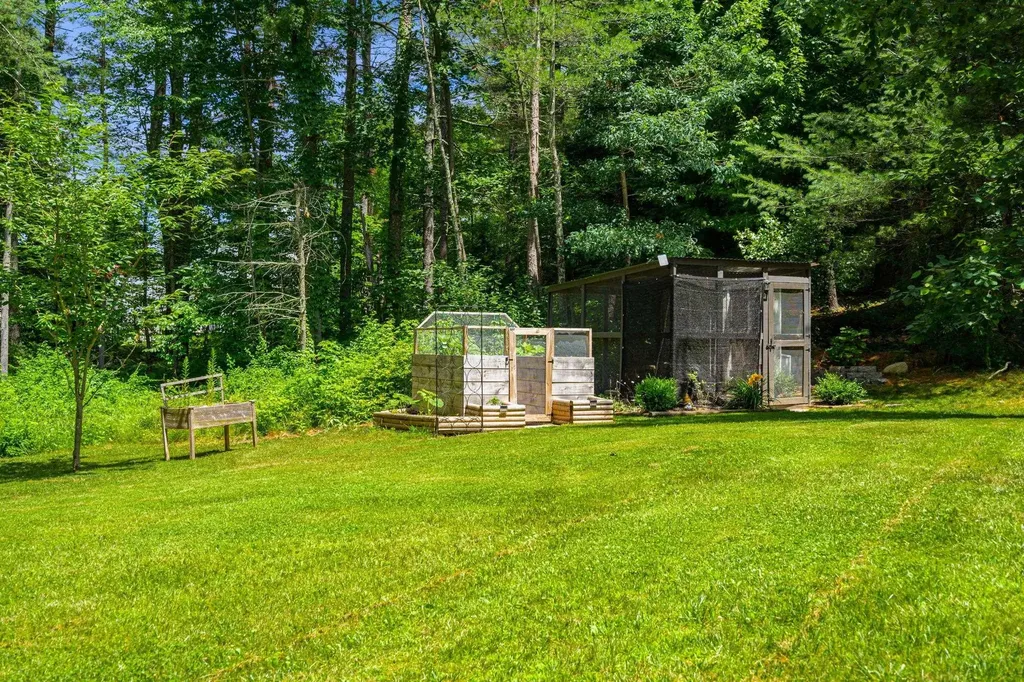 13 Twin Street Windham NH 03087