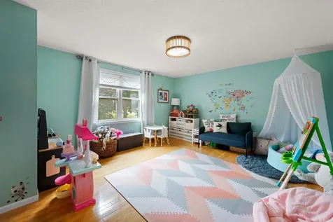 13 Twin Street Windham NH 03087