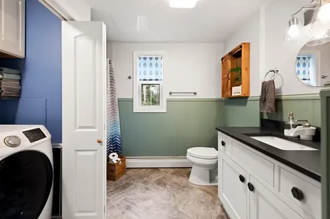 13 Twin Street Windham NH 03087