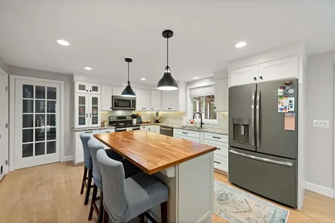 13 Twin Street Windham NH 03087