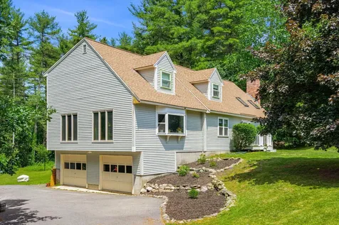 13 Twin Street Windham NH 03087