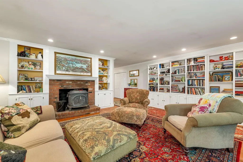 3 Applewood Drive Wolfeboro NH 03894