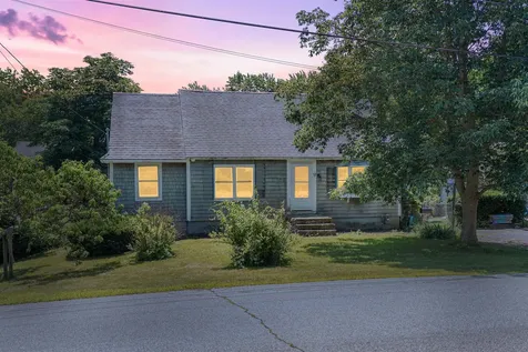 9 Douglass Way Exeter NH 03833