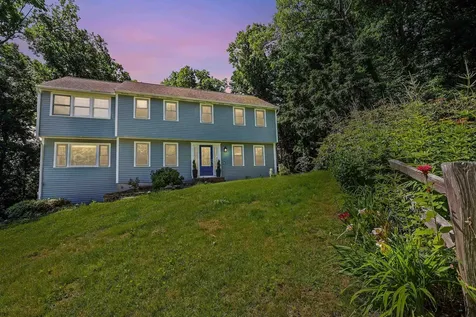 14 Bible Way Nashua NH 03063