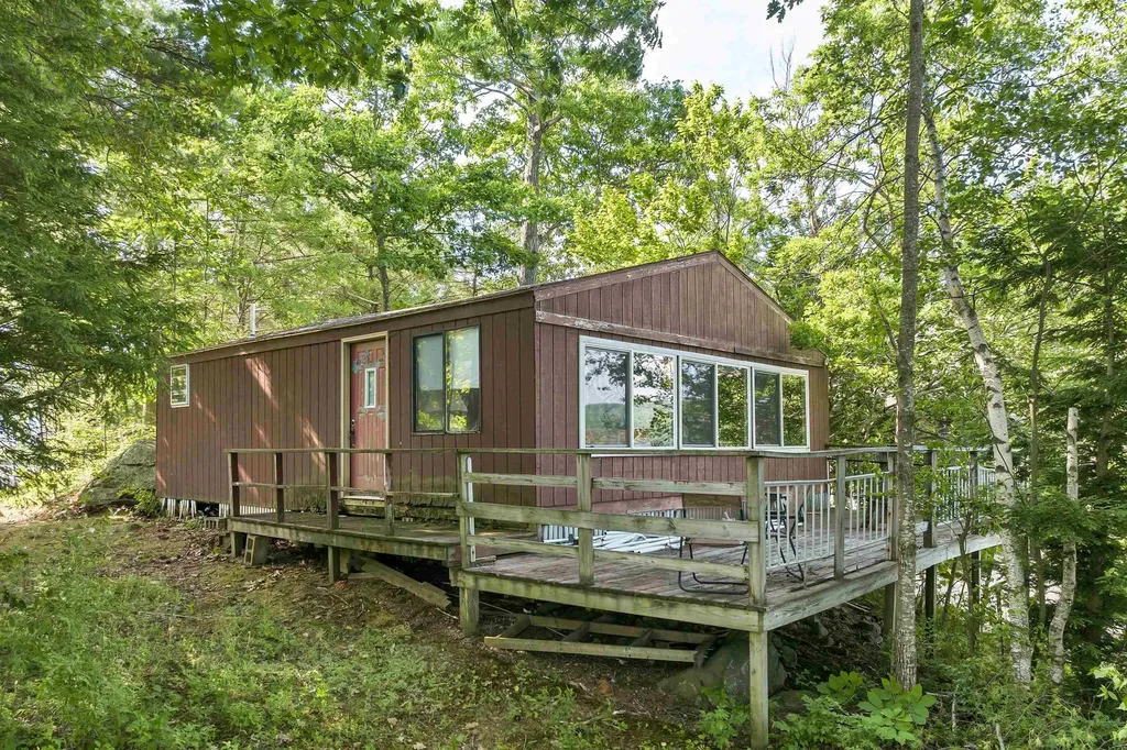 19 Canal Street Meredith NH 03253