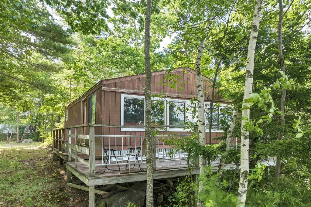 19 Canal Street Meredith NH 03253